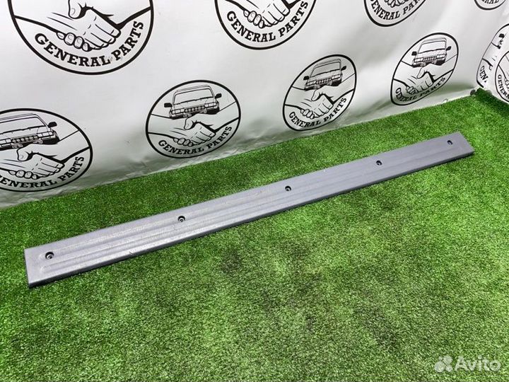 Накладка замка багажника Toyota Land Cruiser Prado