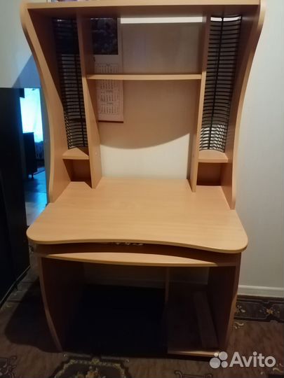 Компьютерный стол