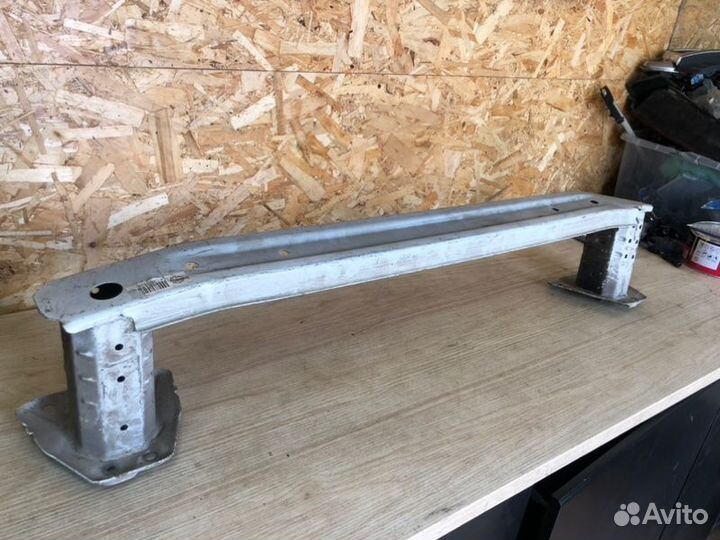 Усилитель бампера задний Toyota Corolla