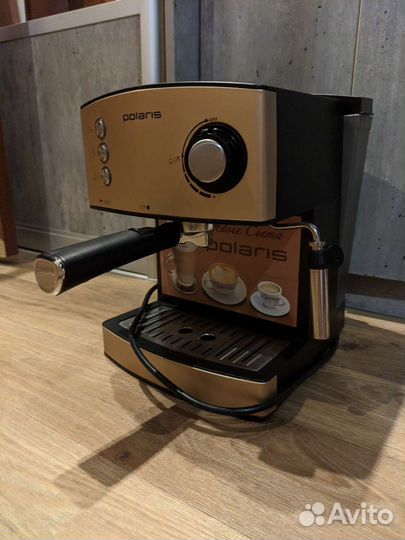 Кофеварка рожковая Polaris PCM 1527E