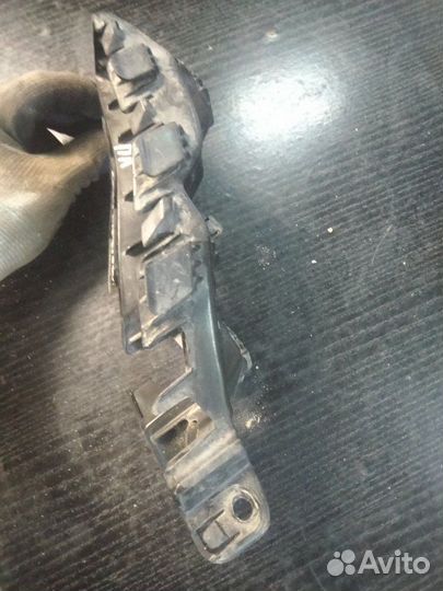 Кронштейн бампера передний левый Ssangyong Actyon