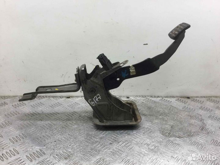 Педаль сцепления Nissan Almera Tino Qg18de