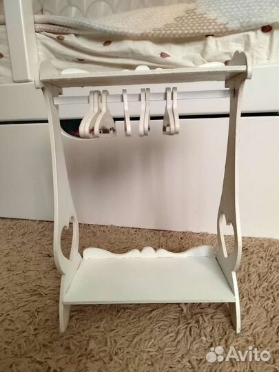 Деревянная вешалка (гардероб)