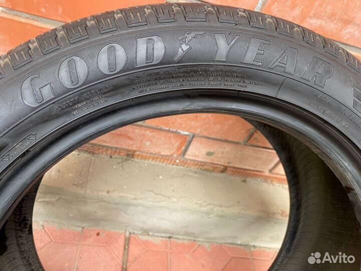 Goodyear EfficientGrip SUV 235/55 R19 99V