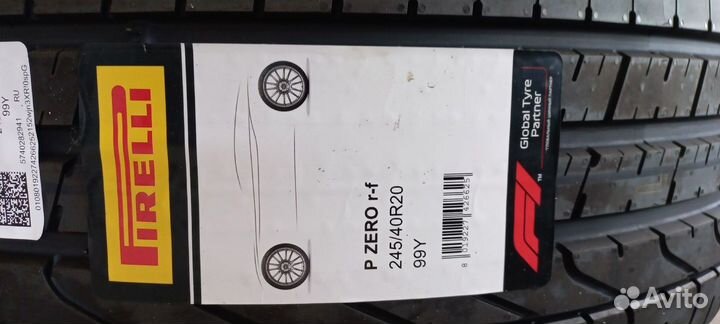 Pirelli P Zero 245/40 R20 и 275/35 R20 99Y