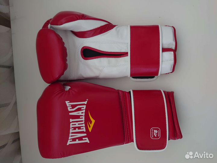 Боксёрские перчатки
