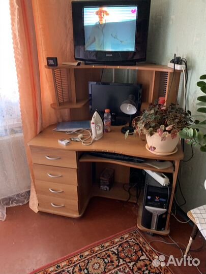 Компьютерный стол бесплатно