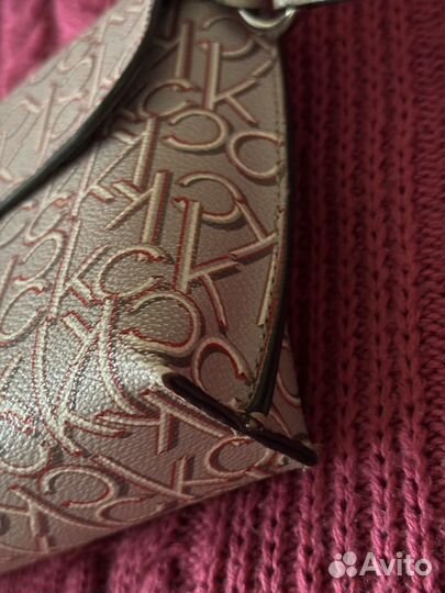 Сумка кросс-боди Calvin Klein