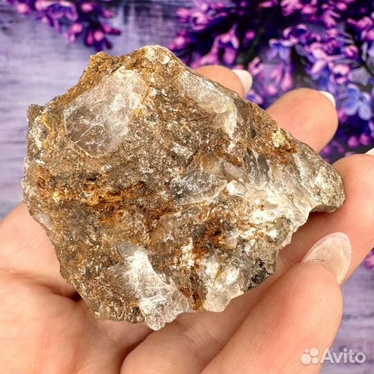 Кварц, лимонит, халцедон