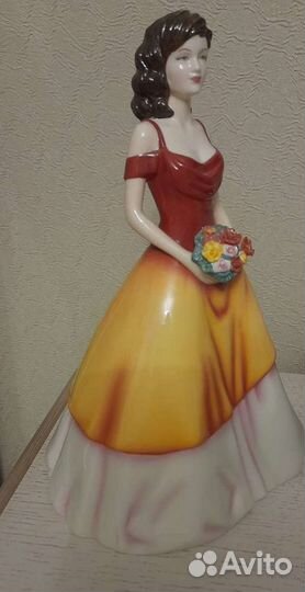 Фарфоровая статуэтка Royal Doulton Pretty Ladies