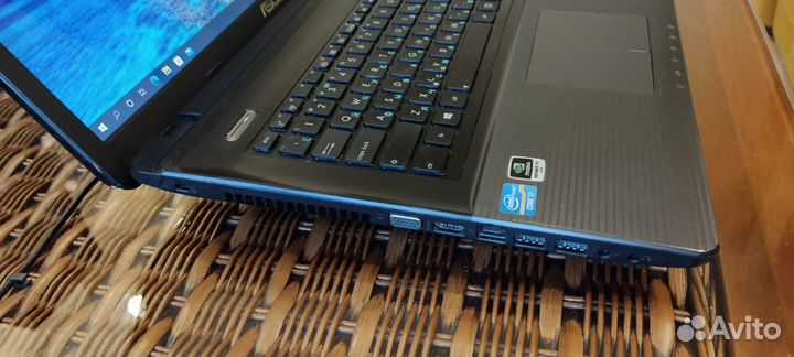 Большой ноутбук Asus K95VJ, экран 18