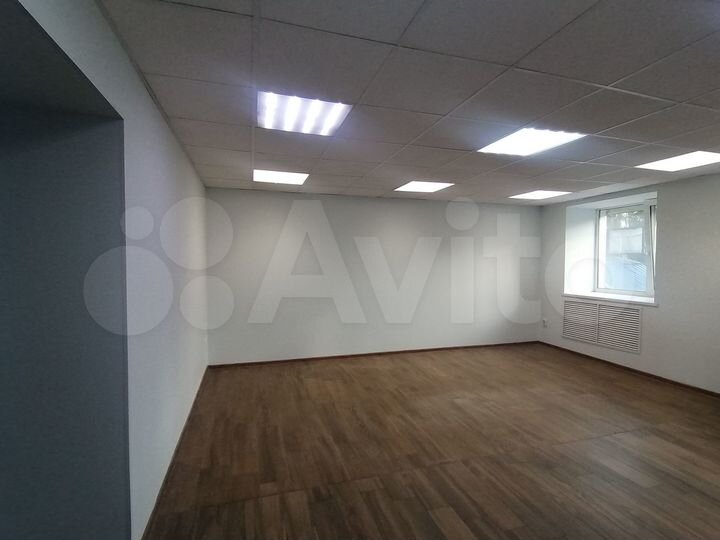 Торговая площадь, 64 м²