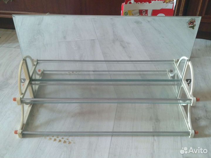 Полочка для ванной с зеркалом