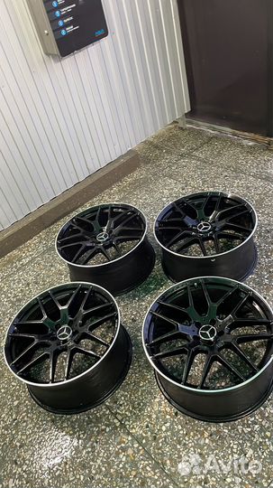 Mercedes AMG R21