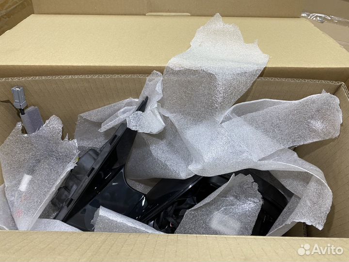 Range Rover Velar зеркало левое