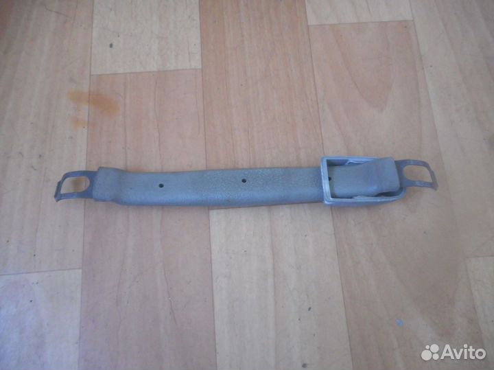 Ручка внутренняя потолочная Nissan Bluebird U13 (1