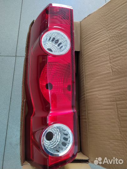 Фонарь задний правый VW Crafter