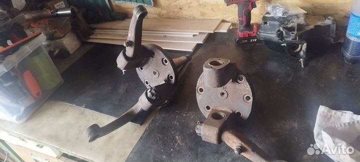 Поворотные кулаки газон