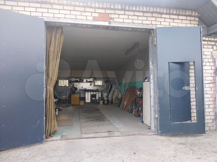 Гараж, > 30 м²