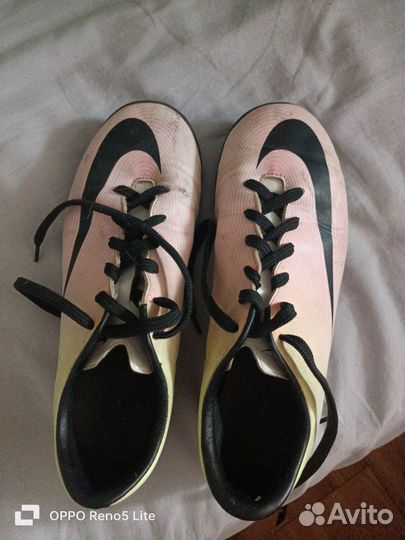 Футбольные бутсы nike