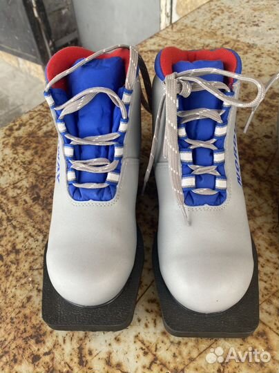 Лыжные ботинки