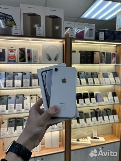 iPhone Xr, 64 ГБ