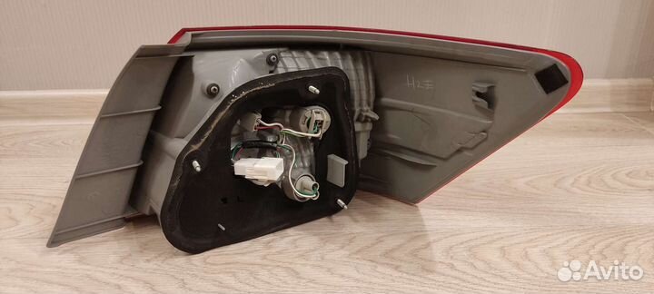 Фонарь задний Toyota Premio 2-рестайлинг