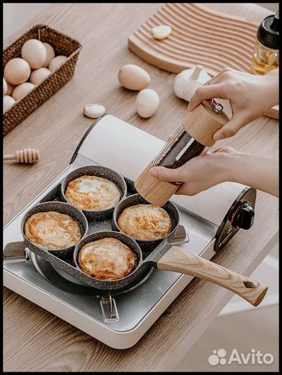 Сковорода четырёхсекционная для омлета/яичницы