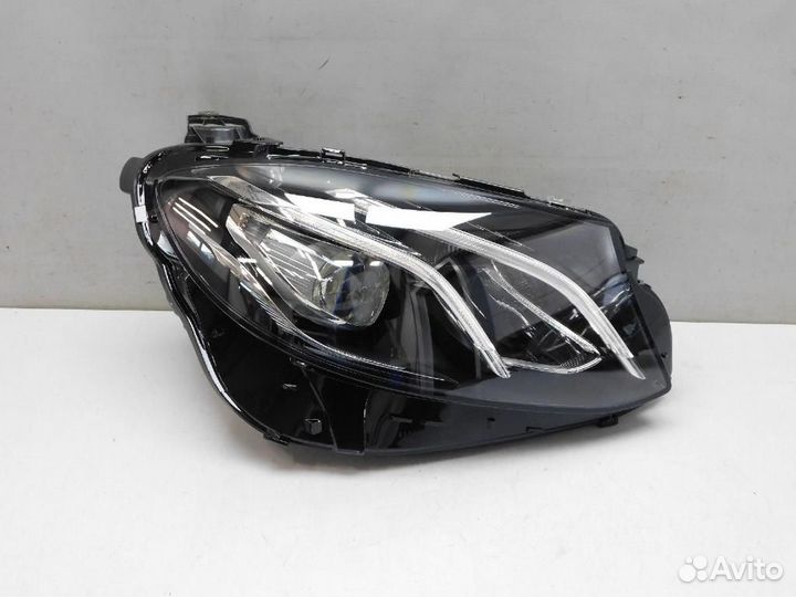 Фара правая Mercedes-Benz E-Class