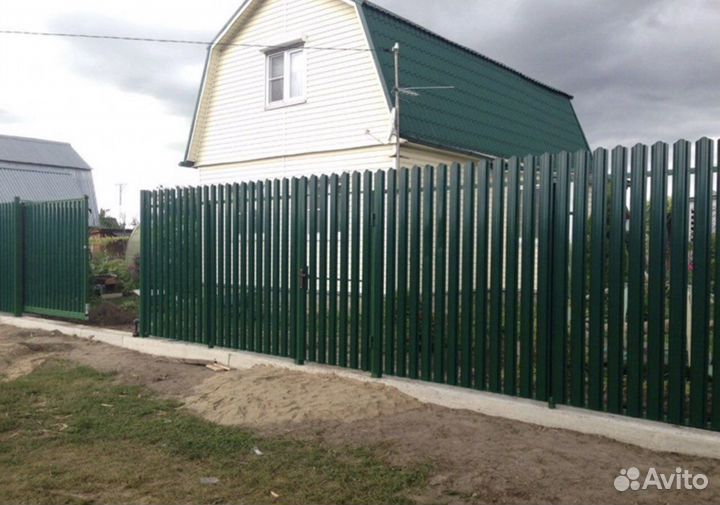 Строительная бригада плотников