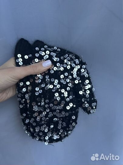 Варежки с пайетками