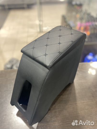 Подлокотник Лада Гранта фл, Калина 2, Форд Фьюжн