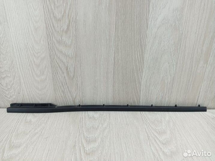 Уплотнитель двери передний левый Renault Kaptur