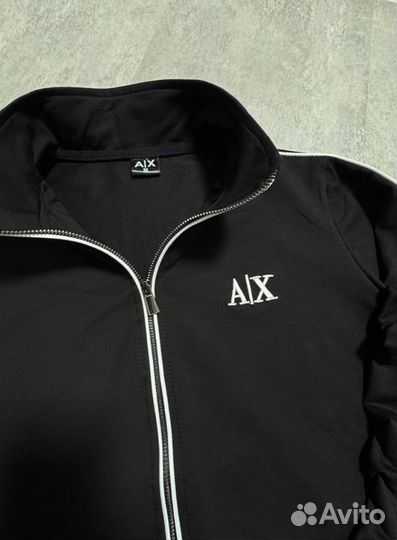 Костюмы для спорта Armani современные