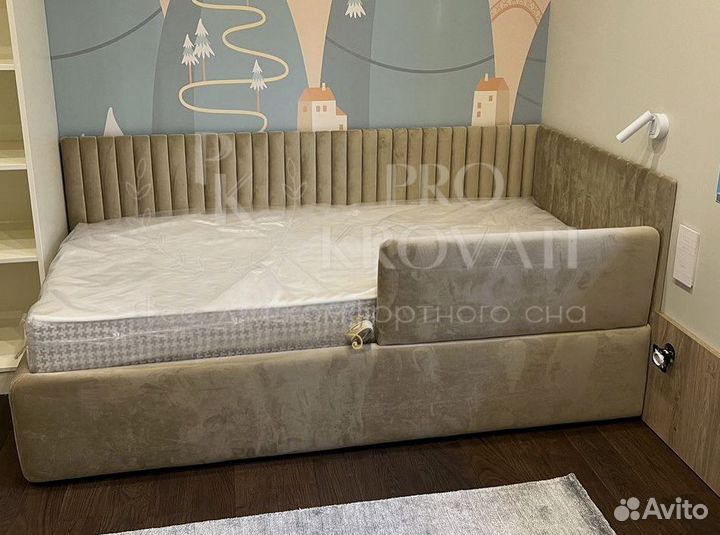 Детская кровать с мягкими бортиками