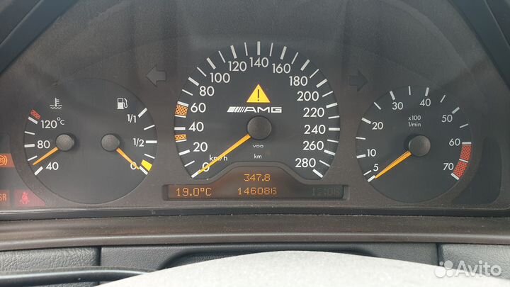 Приборная панель AMG на Mercedes-Benz W210