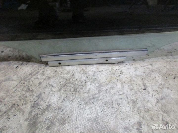 Стекло двери задней правой Toyota Auris (E15) 2006