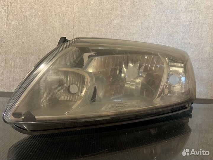 Фара левая LADA granta