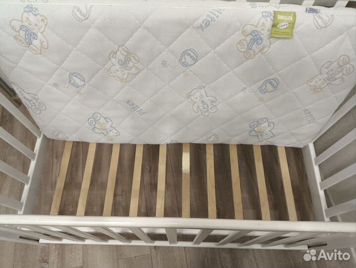 Кроватка детская с маятником, матрас, мобиль