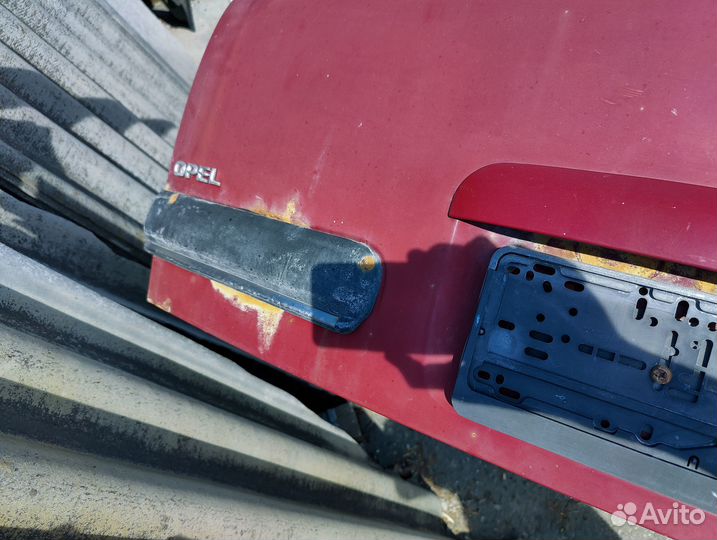 Крышка, дверь багажника Opel Omega b