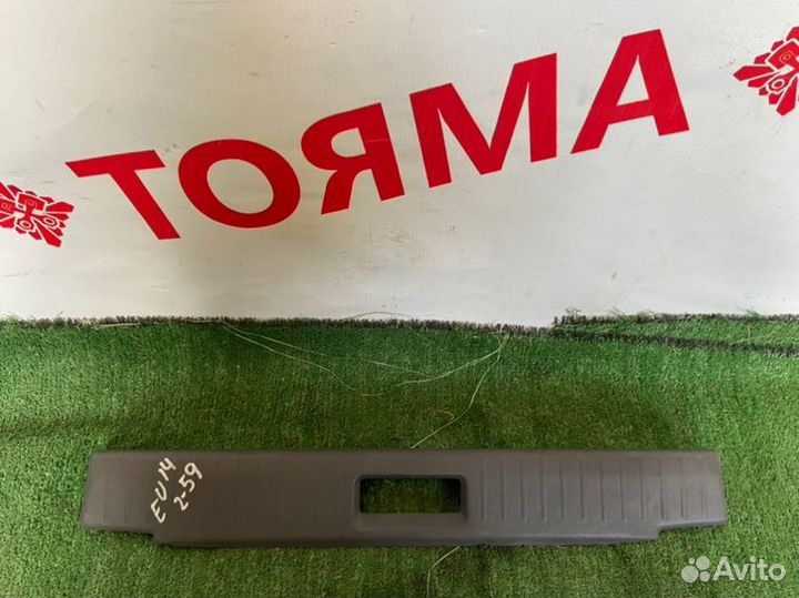 Планка багажника Nissan Bluebird ENU14