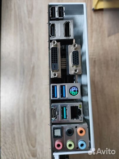 Материнская плата