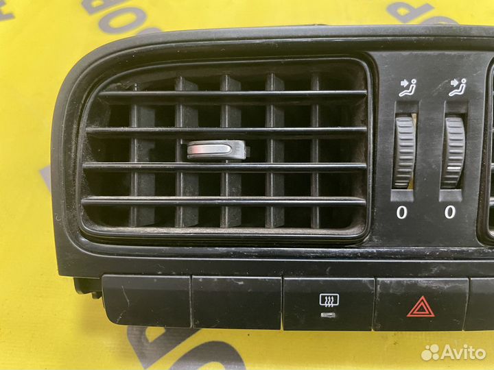 Дефлектор центральный VW Polo