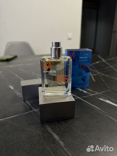 Escentric molecules molecule 05