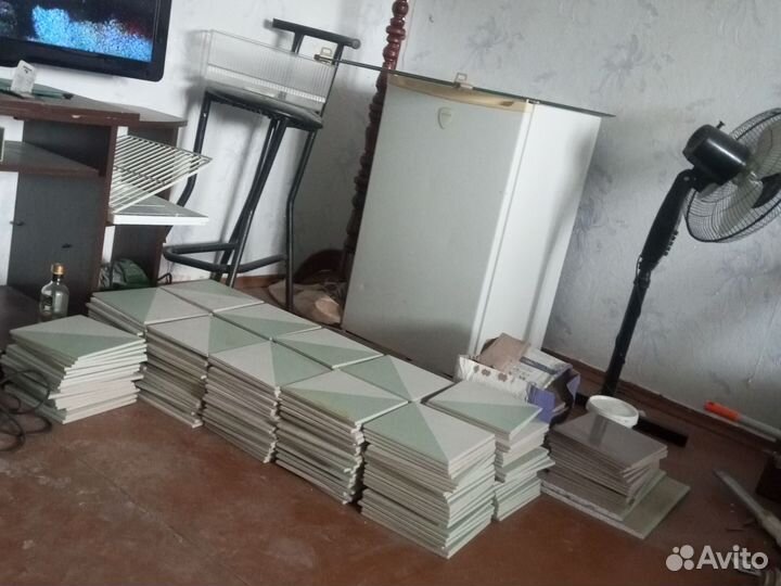 Два мини холодильнника