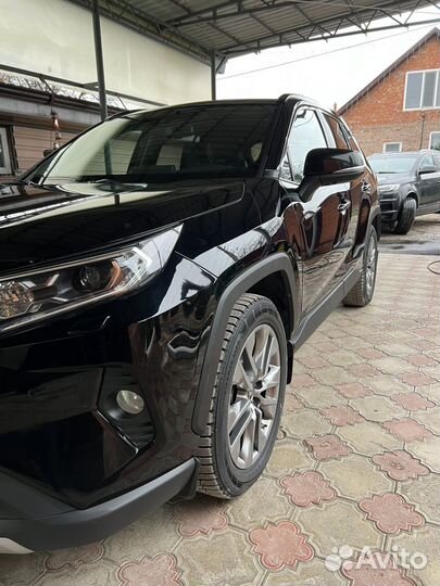 Toyota RAV4 2.5 AT, 2020, 64 000 км