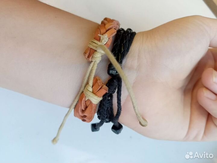 Кожаный плетеный браслет