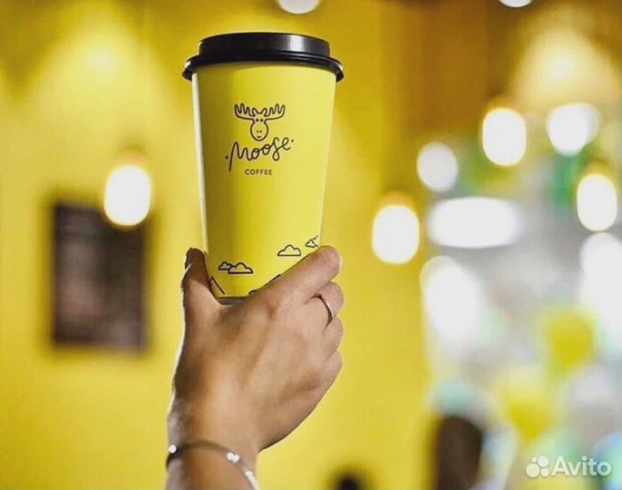 Бариста в кофейню