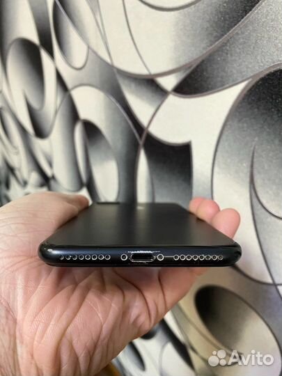 Телефон iPhone 7 plus 128 gb