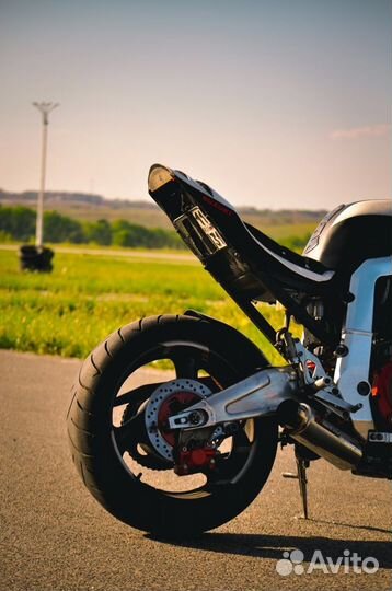 Suzuki gsx 750r streetfighter